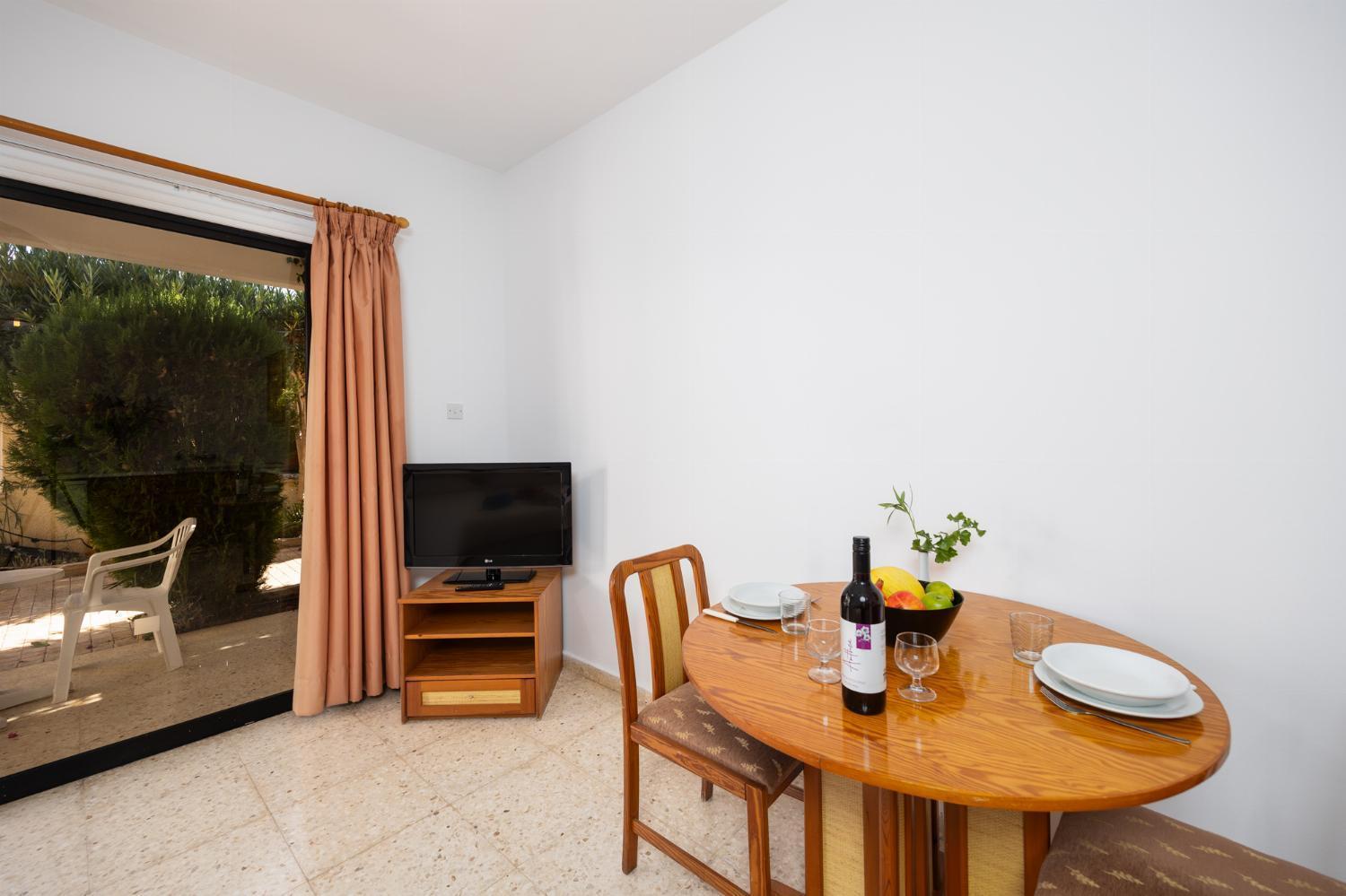 Tavros Hotel Apartments Polis Szoba fotó